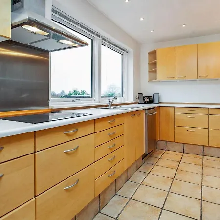 Сasa de vacaciones Two-bedroom Holiday In Henne 9 *